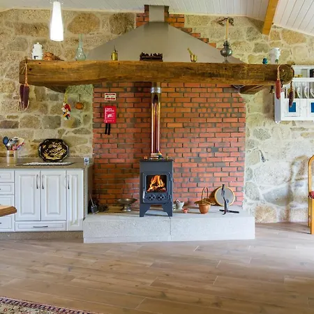 בית נופש Cantinho Do Lucio *